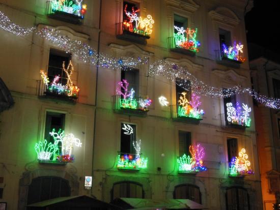 “Illuminiamo Salerno”: l’iniziativa di Pippo Pelo per Natale