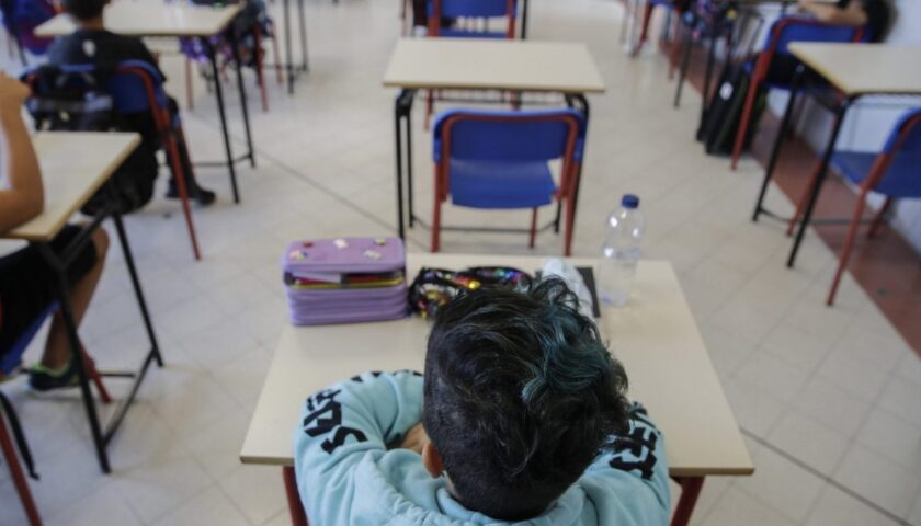 Ritorno alla didattica in presenza per infanzia ed elementari in Campania: decisione rinviata a lunedì