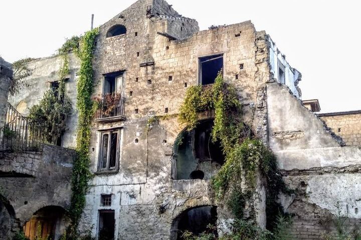 Fabbricati nel degrado, appello di Ferrentino al Comune di Nocera Superiore: “Pericoli per i residenti, si faccia qualcosa prima che accada una tragedia”