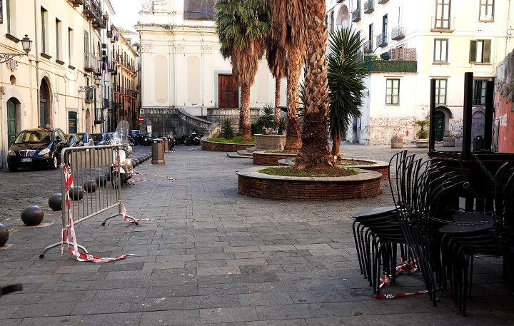 Mostra coprifuoco a Salerno. Reportage per un’insolita antivigilia di Corradino Pellecchia