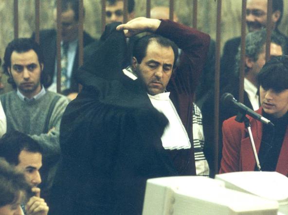 Accadde oggi: il 6 dicembre 1994 Di Pietro si sfila la toga e finisce l’era di “Mani pulite”