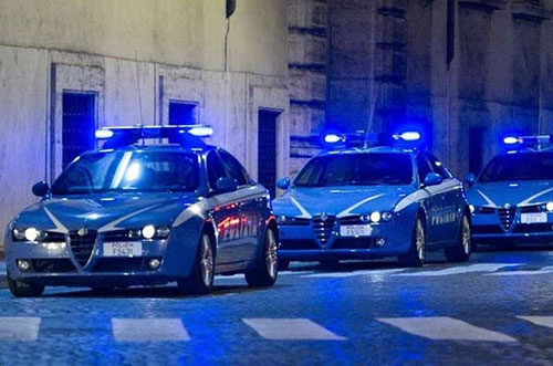 Salerno, speronano Volante con auto rubate:  un arresto