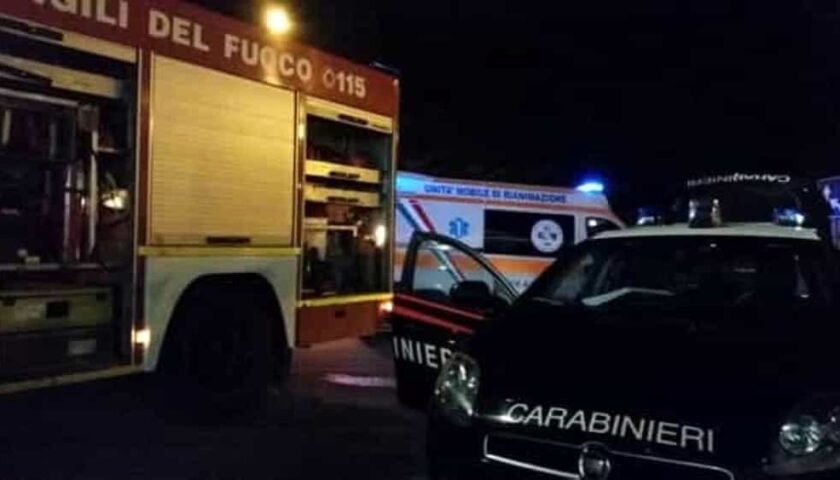 A Padula paura per un’auto in fiamme nella notte