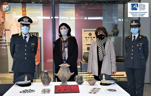 Pontecagnano, tornano nel museo archeologico opere sequestrate dalla Guardia di Finanza