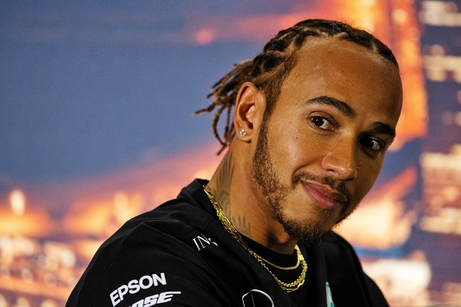 Lewis Hamilton positivo al Covid 19