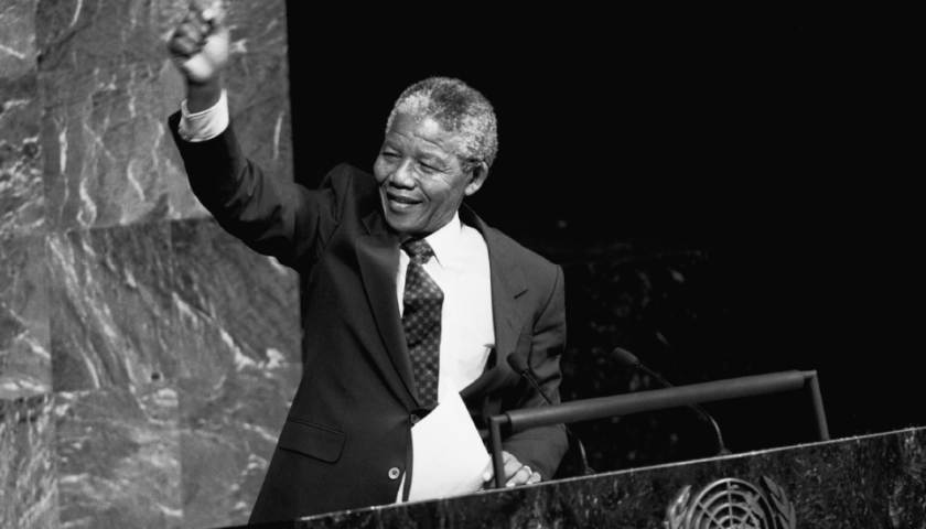 Il 12 giugno 1964 Nelson Mandela condannato a 27 anni di galera