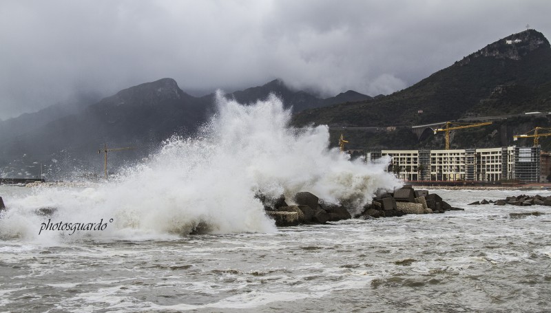 Mareggiata e vento forte, danneggiata la spiaggia di Mercatello