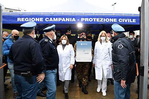 Campania, arrivato il vaccino negli ospedali