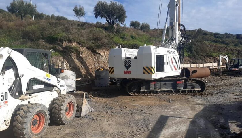 Continuano i lavori in località Gabella sulla strada 447 Tra Pisciotta e Palinuro