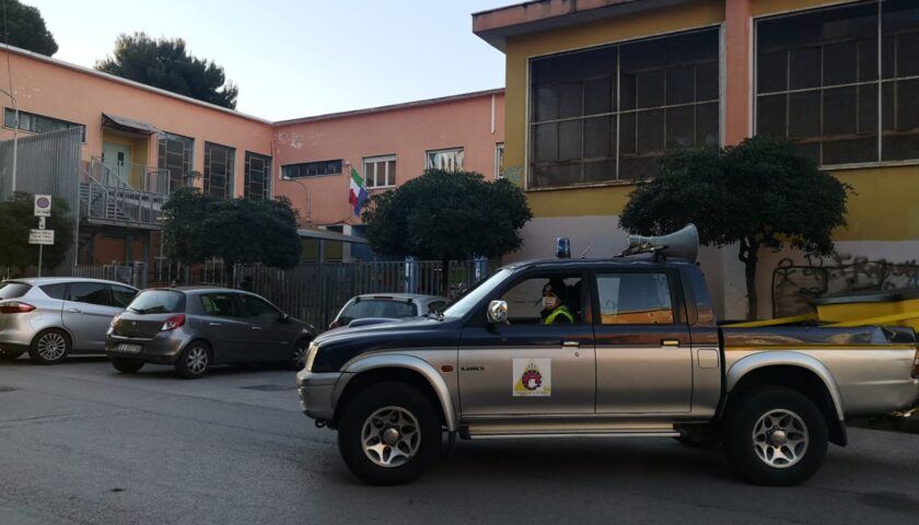 PROTEZIONE CIVILE DI SALERNO, ATTIVITÀ DI SPEAKERAGGIO NELLE AREE ANTISTANTI SCUOLE