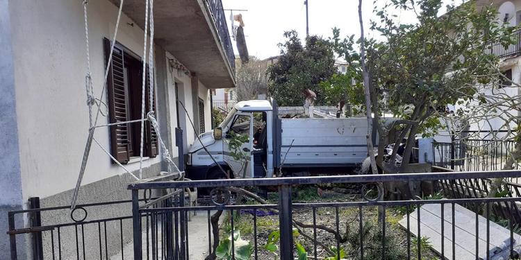 A Camerota camion piomba dentro un’abitazione