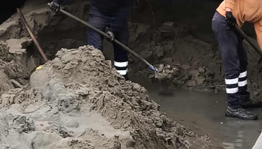 Salerno, avviati i lavori di pulizia del torrente Fusandola