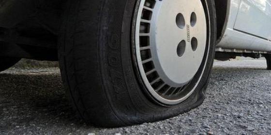 Squarciate le ruote dell’auto della consigliera comunale di Scafati