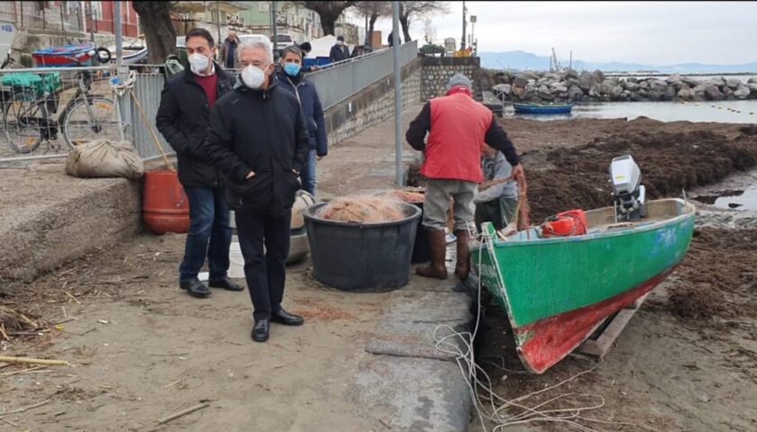Salerno, iniziati i lavori per il porticciolo di Pastena. Sindaco sul posto