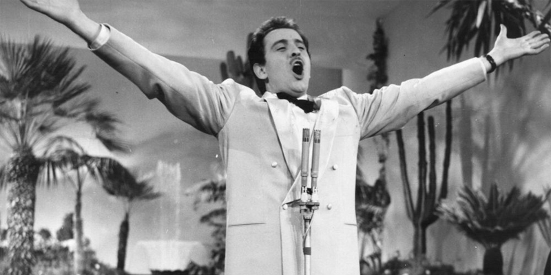 Il 1 febbraio di 63 anni fa Domenico Modugno diventa mister Volare con "Nel  blu dipinto di blu" - il Giornale di Salerno .it