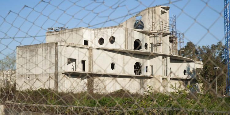 Palazzetto dello sport di Salerno fermo da 15 anni, si riparte con altri due appalti