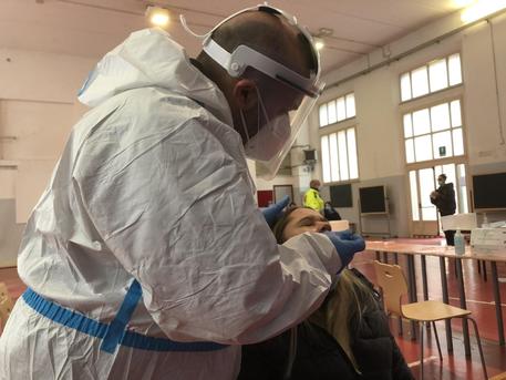 Sarno, covid a scuola: focolai familiari e cluster dopo festa di compleanno