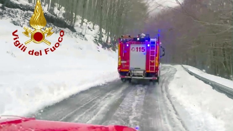 Giovani di Mercato San Severino dispersi nella neve sul Terminio: salvati dai vigili del fuoco