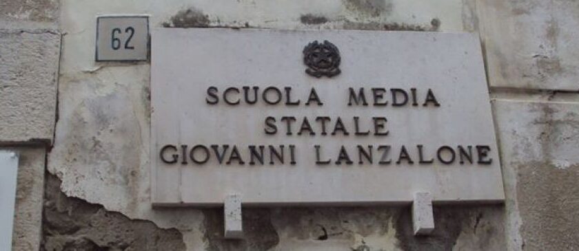 Positivo genitore di un alunno iscritto alla Lanzalone di Salerno, famiglia in quarantena