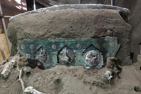 Nozze ed eros, ritrovato a Pompei un carro mai visto
