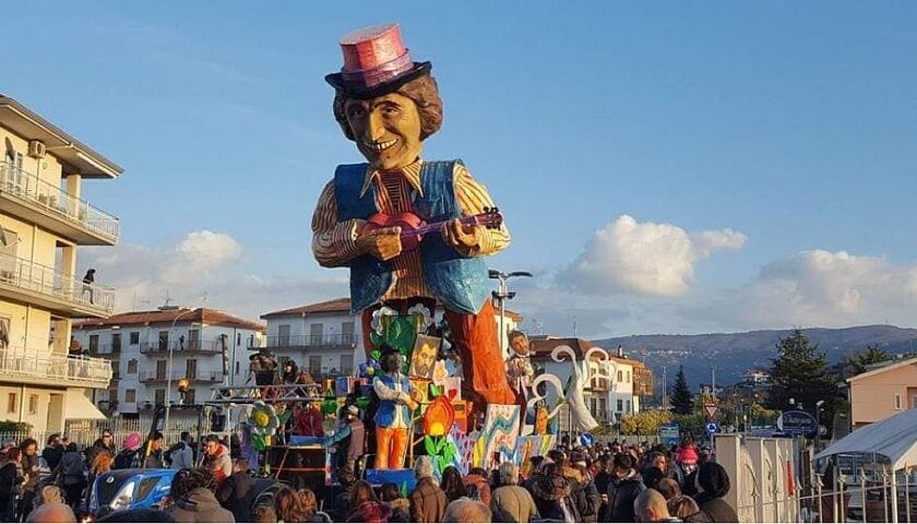 Agropoli, il covid cancella la 50esima edizione della sfilata dei carri di Carnevale