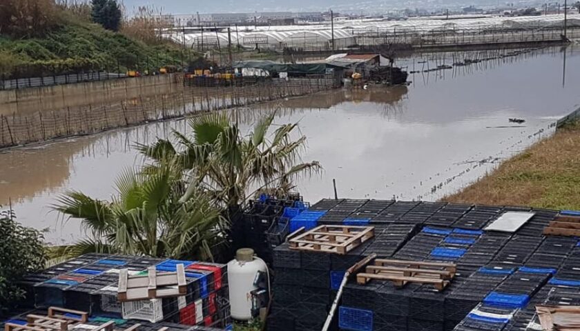 Ad Angri e San Marzano esonda il fiume Sarno: 30 famiglie evacuate