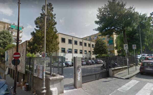 Alunni e personale positivi, il sindaco di Salerno chiude la scuola Calcedonia per due settimane