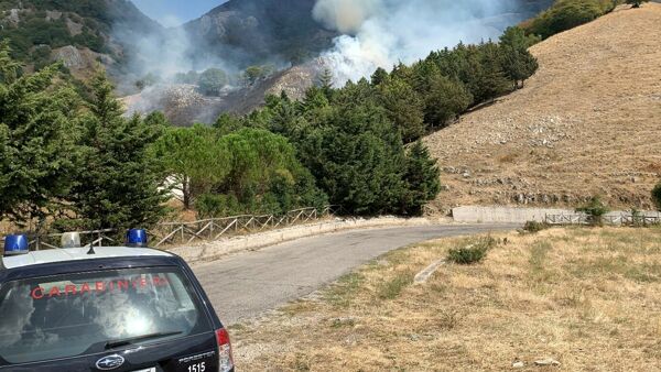 Campania da record sugli incendi: oltre 700 dal 15 giugno