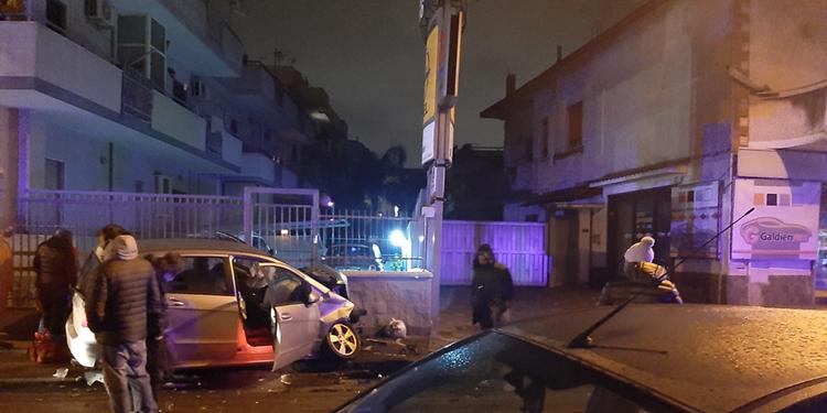 Scafati, schianto in via Passanti: grave un barista di 27 anni