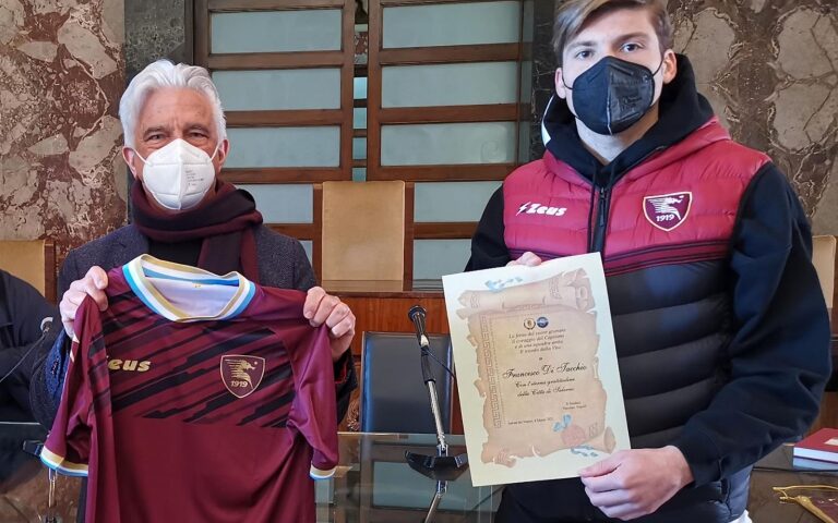 IL COMUNE DI SALERNO PREMIA IL CAPITANO FRANCESCO DI TACCHIO