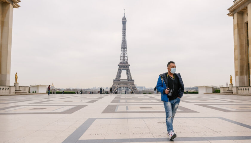 Covid in Francia, Parigi ordina lockdown per un mese con scuole aperte