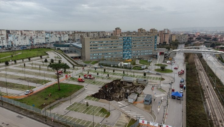 Anticorpi monoclonali, al via la cura anti-covid a Napoli: “Paziente migliora”