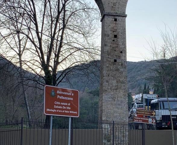 L’OMAGGIO DELL’AMMINISTRAZIONE AI PERSONAGGI STORICI DEL PASSATO CHE HANNO CONFERITO LUSTRO AL COMUNE DI PELLEZZANO NEL CORSO DEGLI ANNI