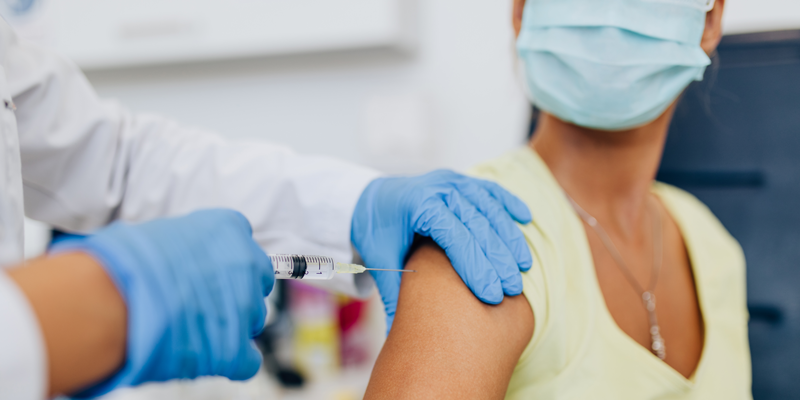 Covid, le somministrazioni di dosi di vaccino in Campania sono 4 milioni e 122mila