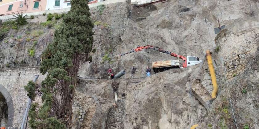 Frana ad Amalfi, domani posa dei pali di fondazione