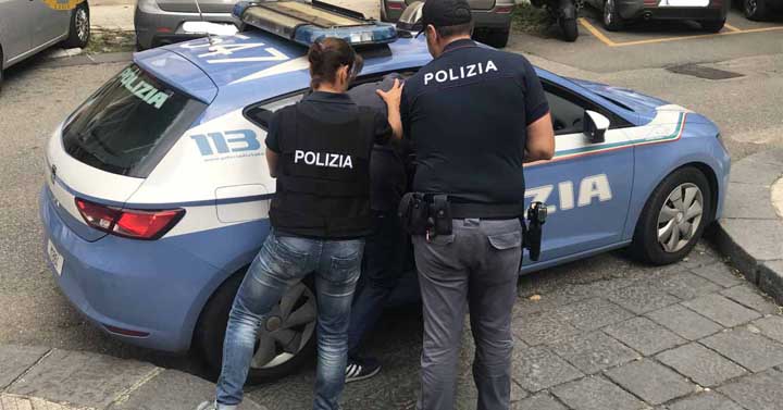 Droga nell’armadio, arrestato 22enne a Bellizzi