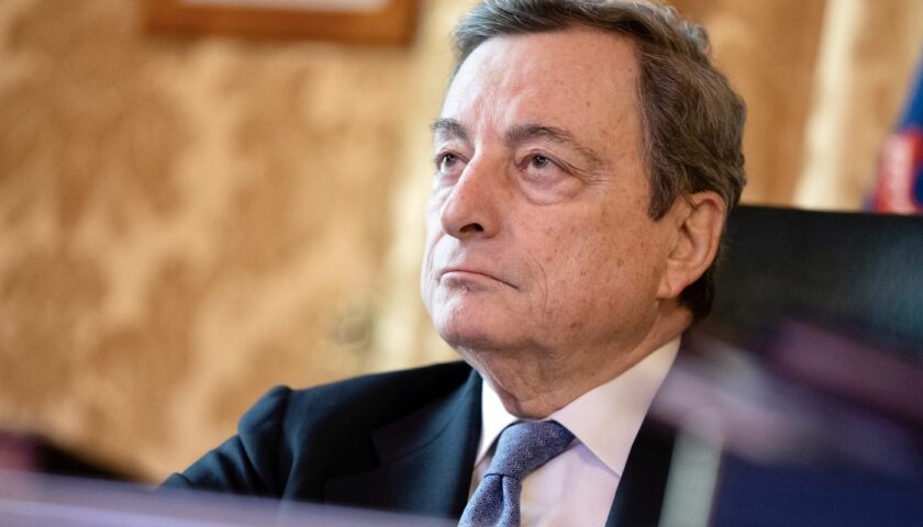 Draghi intravede la luce in fondo al tunnel con l’immunità di gregge per settembre