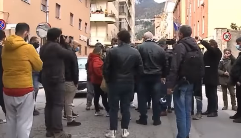 No dad, protesta a Salerno e in altre 60 città d’Italia