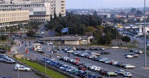 Salerno, furti nel parcheggio dell’ospedale Ruggi