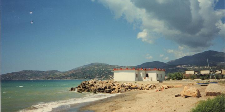 Villa in spiaggia a Casalvelino, martedì gli accertamenti del Comune