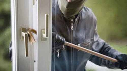 Salerno, furto sventato in una abitazione di Casa Manzo