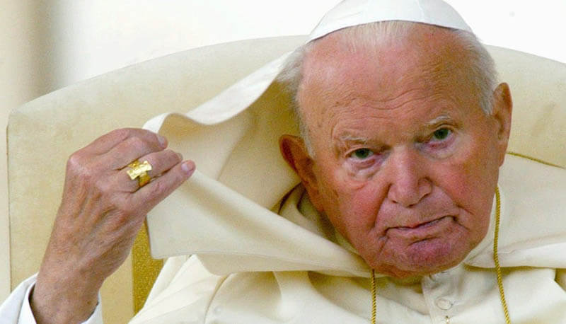 Il 14 marzo 2004 Giovanni Paolo II diventa il pontifice più lungo della storia inferiore solo a di Pio IX