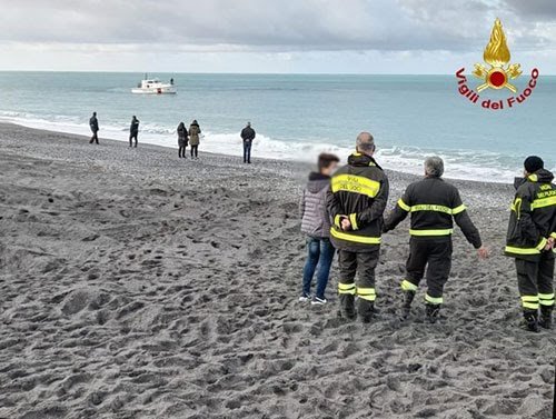 Addestramento in mare dei Vigili del Fuoco tra Salerno, Cetara ed Erchie