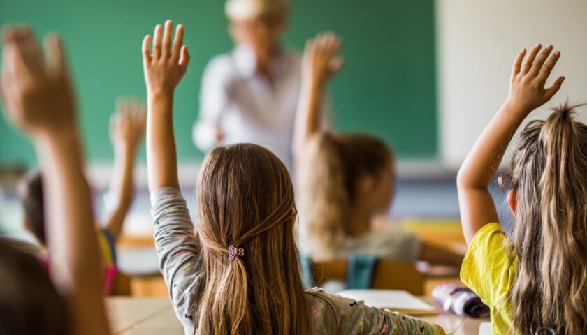 Scuole aperte, presidio in piazza Caduti di Brescia a Salerno il 26 marzo