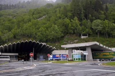 Il 18 marzo del 1964 l’inaugurazione del Traforo del San Bernardo, primo tunnel sotto le Alpi