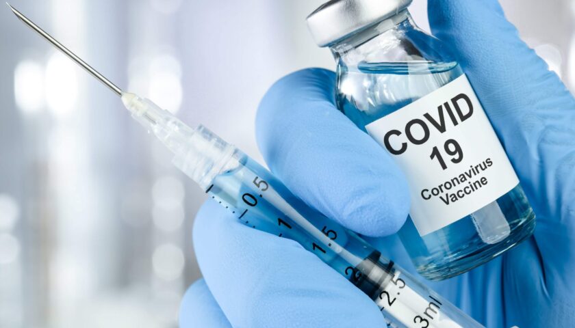 Vaccino anti covid, solo 60mila dosi somministrate a Salerno e provincia