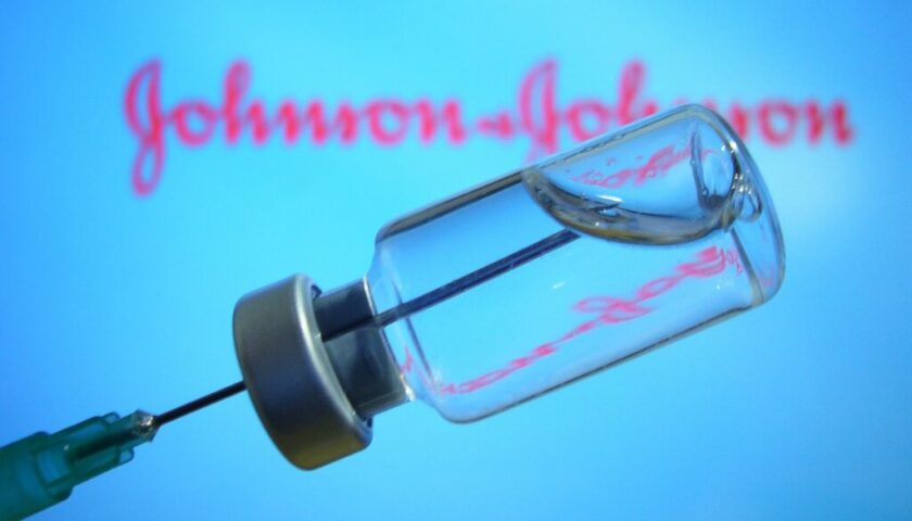 L’Aifa autorizza il vaccino Johnson&Johnson: efficace all’85% alla prima dose