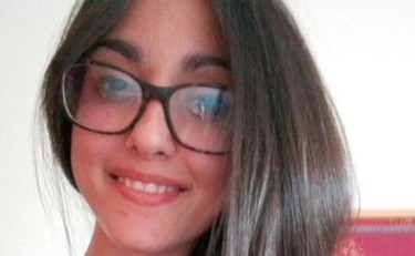 Morte a Pompei, familiari e amici in caserma. Nella borsetta un paio di forbici