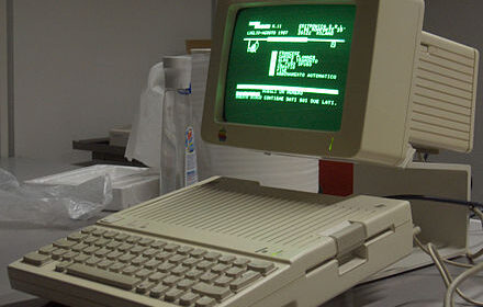 Il 16 aprile 1977 a San Francisco viene presentato il computer Apple II Il 16 aprile 1977 a San Francisco viene presentato il computer Apple II