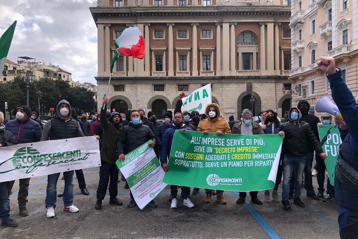 CONFESERCENTI SALERNO IN PIAZZA: PORTIAMO LE IMPRESE FUORI DALLA PANDEMIA